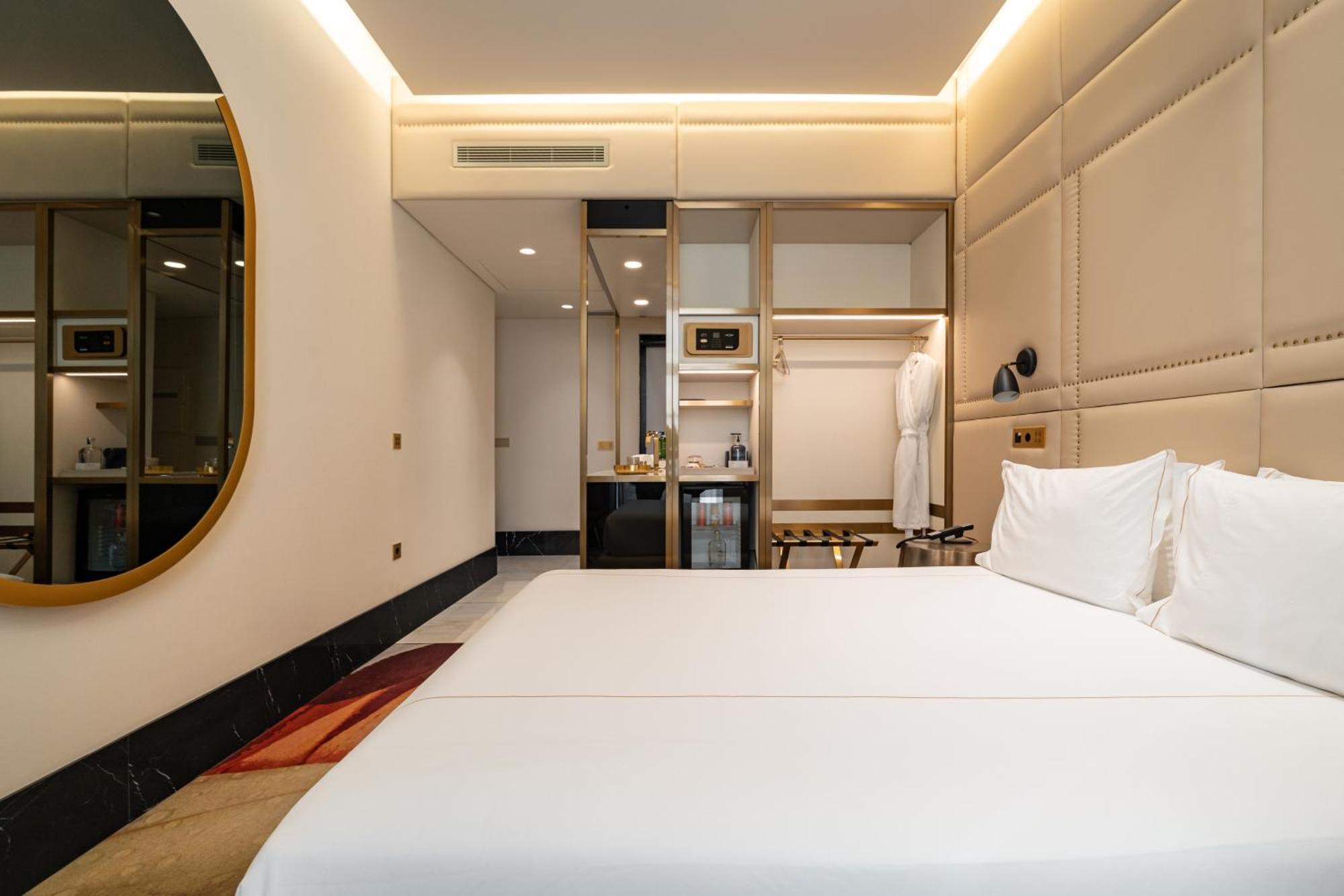 Premium Double Room,1004476005:JPEG